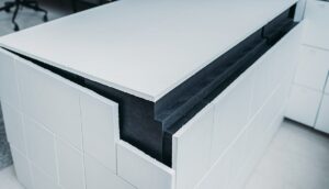 最強の遮音材はこれ！壁の防音シート効果と賃貸での対策を徹底解説