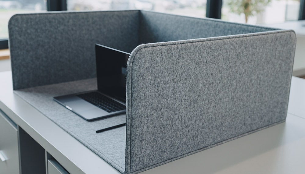 オフィスでのWeb会議における雑音カットの仕組みと効果