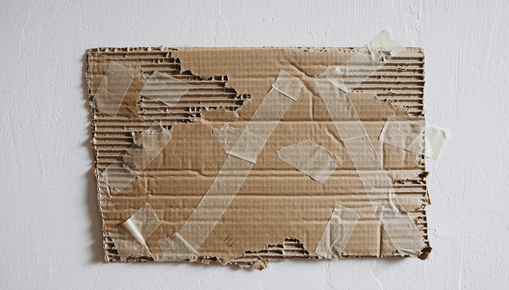 一人暮らしの壁にダンボールを貼っても防音効果がない理由